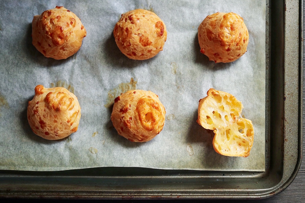 THIS BRAZILIAN CHEESE BREAD IS A CHEESE LOVER'S DREAM - LIVING2COOK